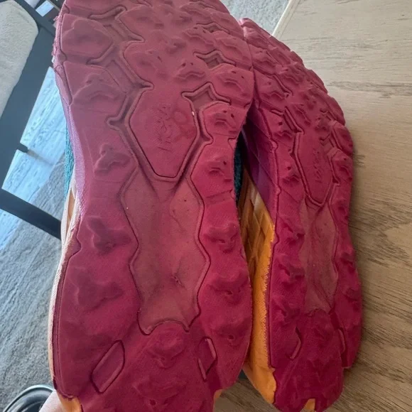 Hoka Speedgoat 5 Kids Athletic Shoe Deep Lake Size 4MD - Picture 4 of 5